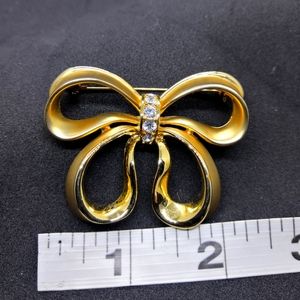 Gold Tone Bow Brooch/Pin
